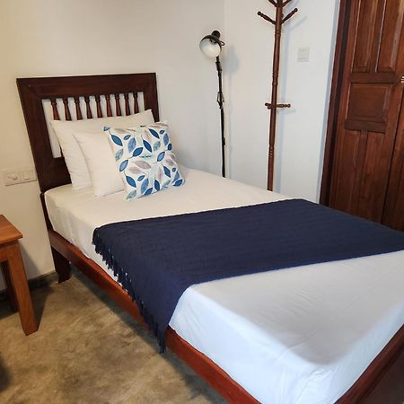 Zee Golf Affordable Luxury Hotell Galle Exteriör bild